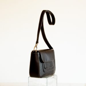 Black should bag detail of pockets and flap